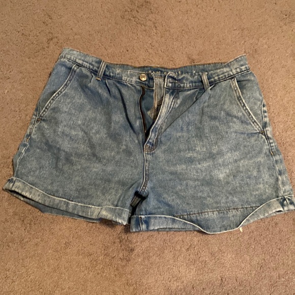 American Eagle Shorts - Picture 1 of 2